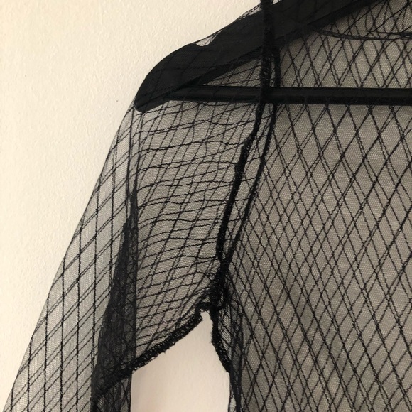 Transparent Stylish Top - Picture 2 of 3